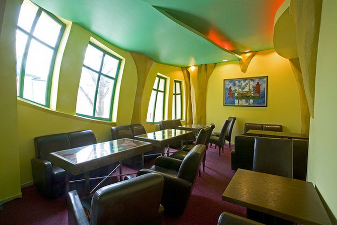 Bangunannya Kaya Meleleh Dan Berantakan, Aslinya Asyik Banget